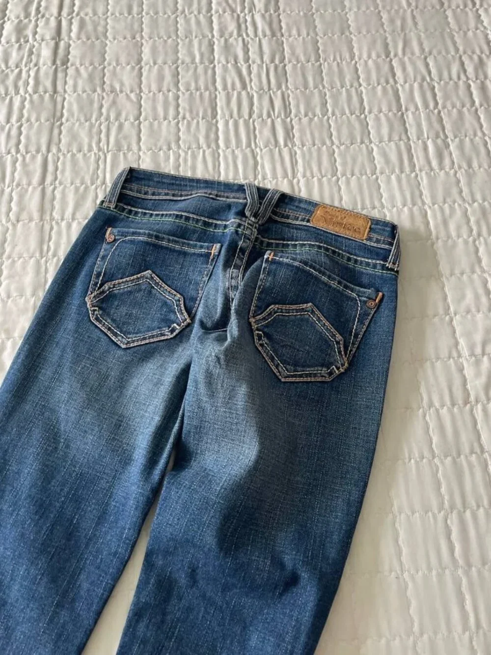 Silver Jeans Co. Women's Bootcut Blue Denim Jeans - Picture 4 of 4